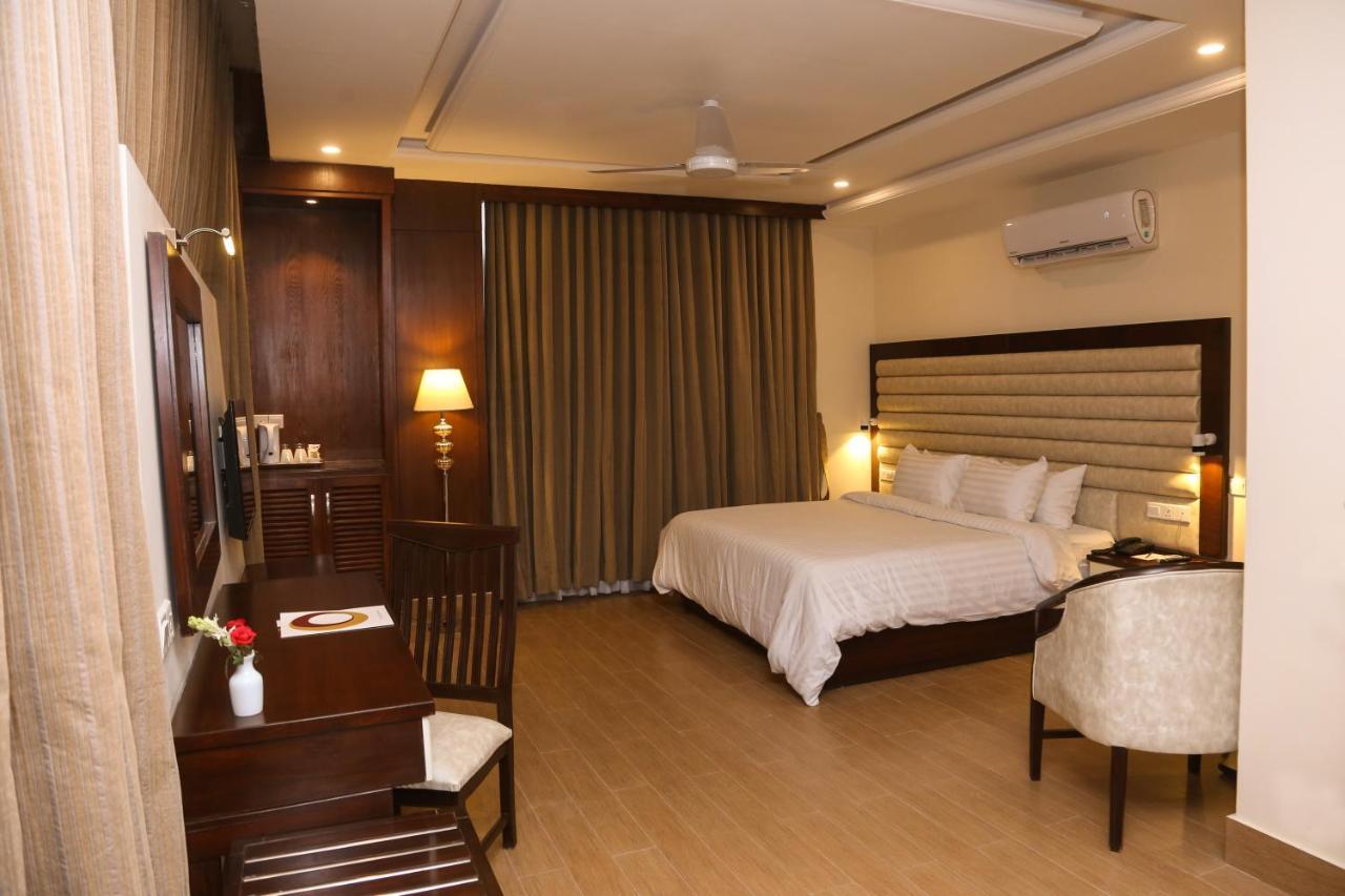 Hotel One Rahim Yar Khan Club Road Buitenkant foto
