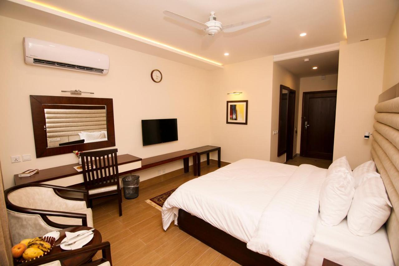Hotel One Rahim Yar Khan Club Road Buitenkant foto