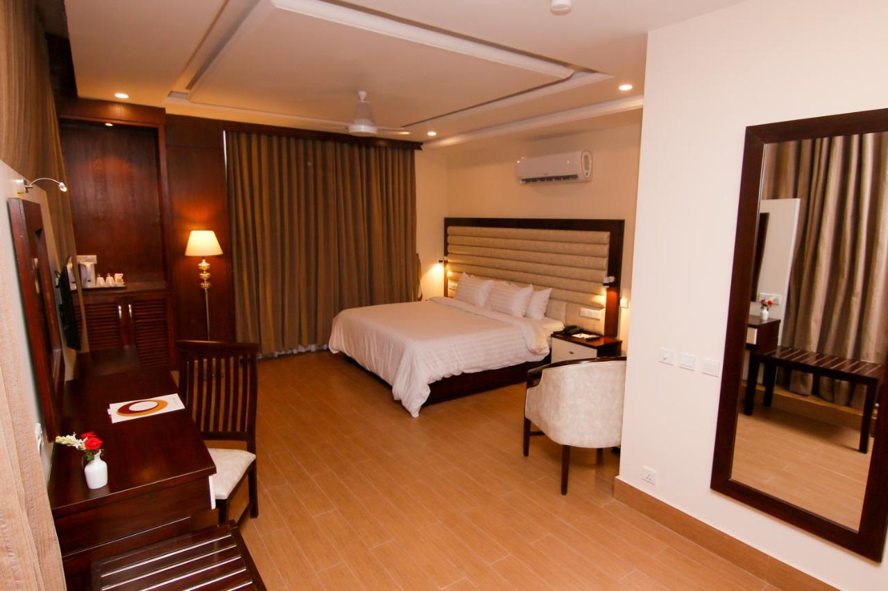 Hotel One Rahim Yar Khan Club Road Buitenkant foto